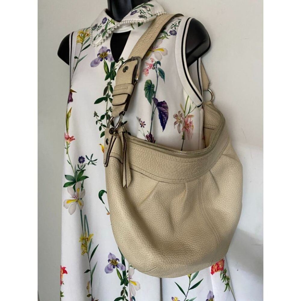 COACH Women's Large Tan Leather Shoulder Bag - Picture 10 of 13